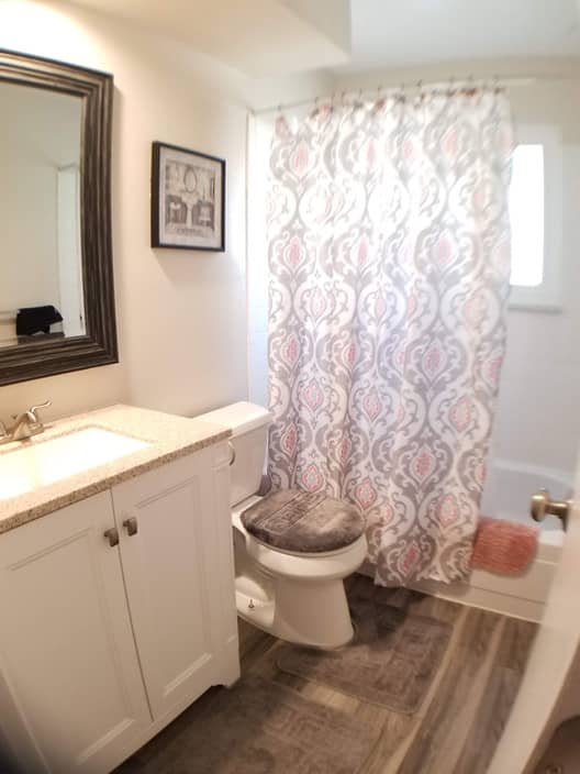 small bathroom with bathtub